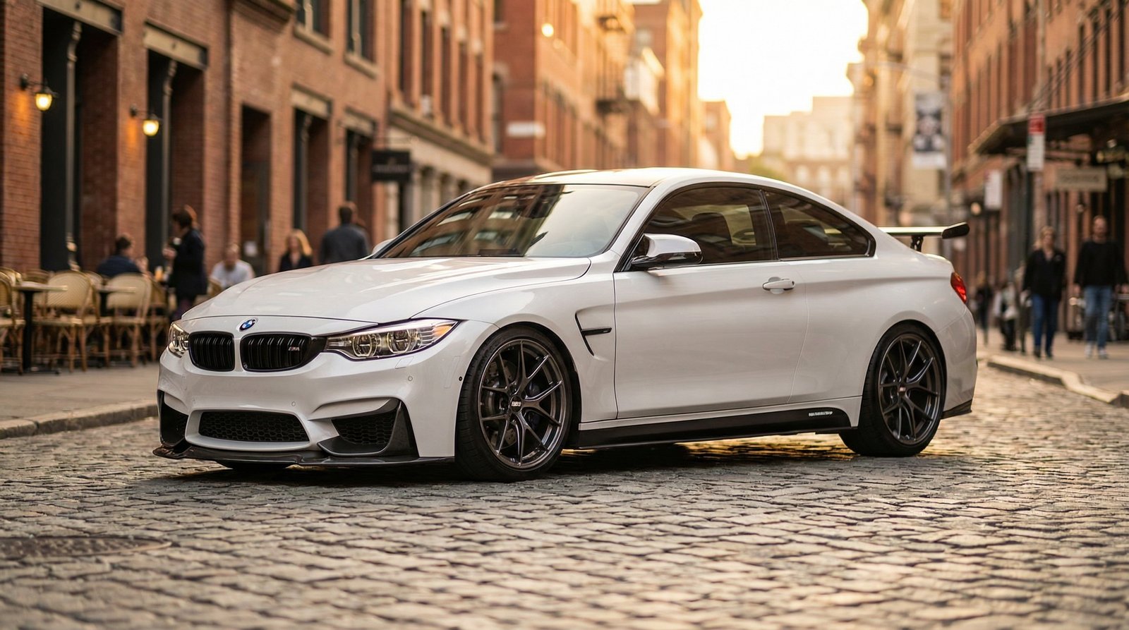 免费看片创作者轿车视频